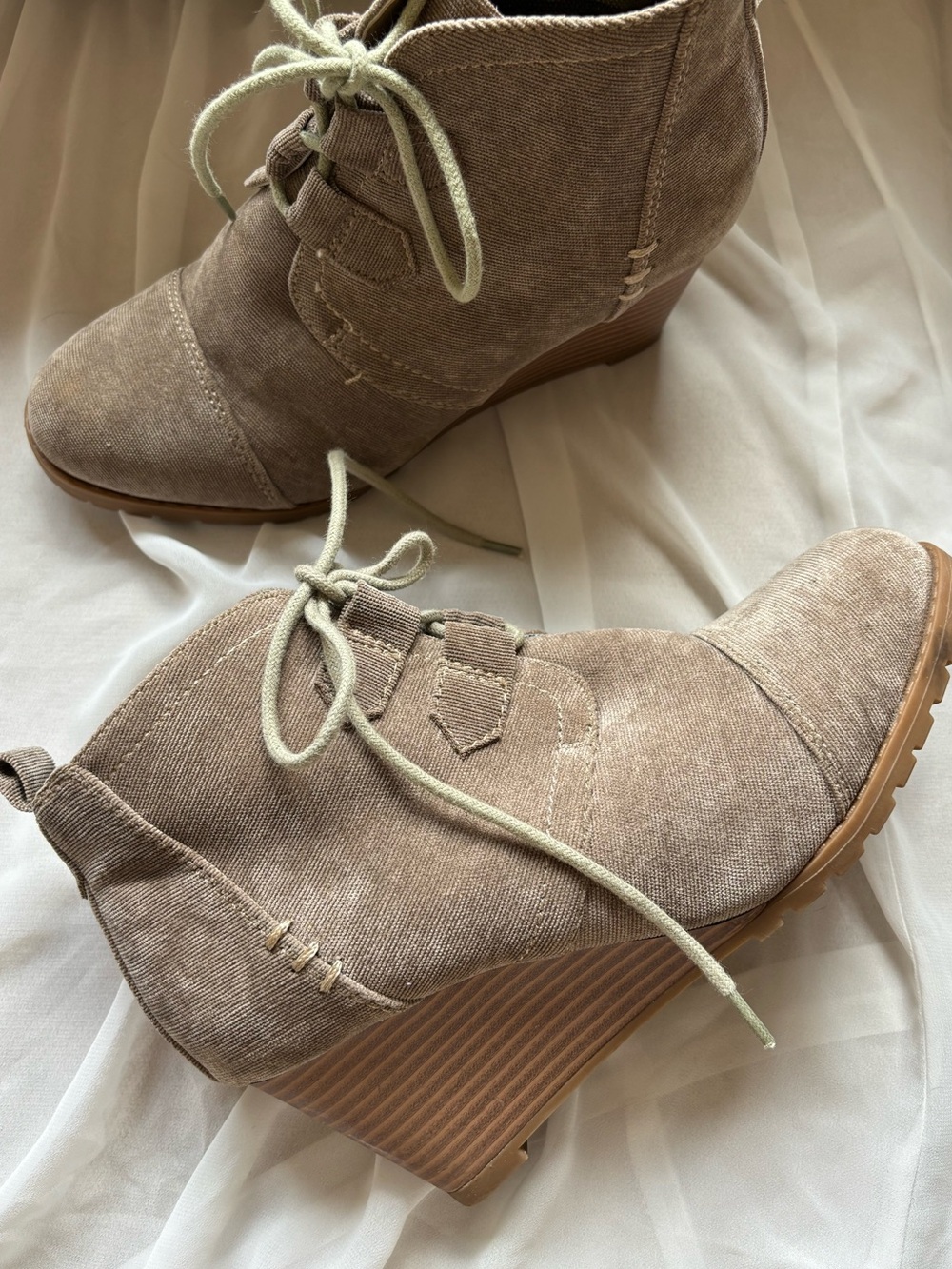 Rampage Y2K Style Tan Taupe Lace-Up Wedge Ankle Sneaker Boho Streetwear Boots
